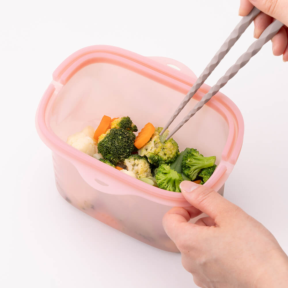 KAI Wide-Opening Multi Silicone Bag 1000 ml, Reusable Silicone Rubber Storage Bag In Old Raspberry, 130 x 220 x 85 mm, About 146 g, Heat Resistance 230 Degrees C, Made In China
