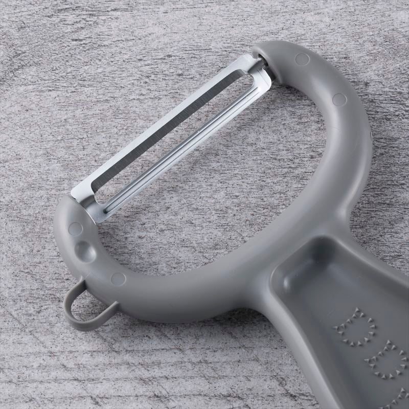KAI Nyammy Cat Peeler with Hat-Shaped Cover, Nyammy Cat Peeler with Hat-Shaped Cover 130 x 82 x 11 mm, 28 g, Made in Japan, 13 x 8.2 x 1.1 cm and 28 g, Standard