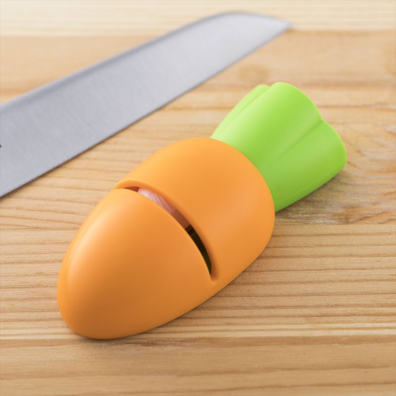 KAI Quick Sharpen Knife Sharpener, Quick Sharpen Knife Sharpener 91 x 46 x 27 mm, 32 g, Made in Japan, 9.1 x 4.6 x 2.7 cm and 32 g, Standard