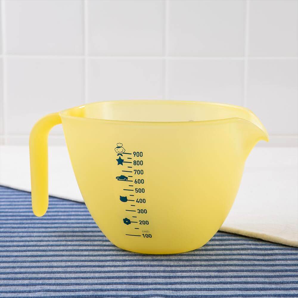 KAI Little Chef Club Measuring Bowl with Handle, Little Chef Club Measuring Bowl with Handle 148 x 200 x 110 mm, 105 g, Made in Japan, 14.8 x 20 x 11 cm and 105 g, Standard