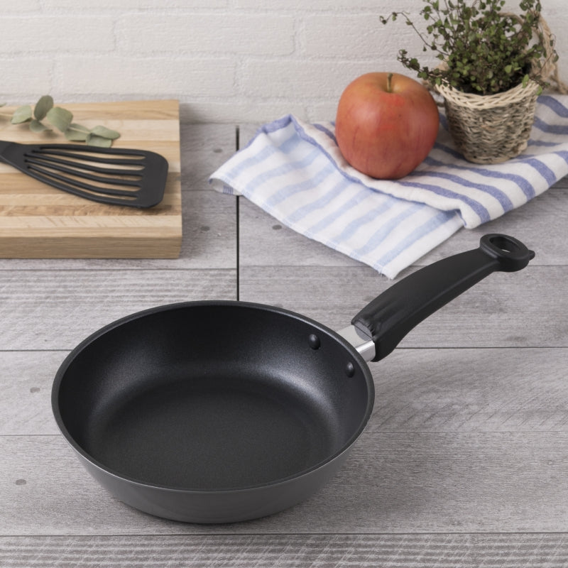 KAI Nyammy Cat Frying Pan 20cm, Induction Compatible, Nyammy Cat Frying Pan 20cm, Induction Compatible 365 x 210 x 65 mm, 380 g, Made in China, 36.5 x 21 x 6.5 cm and 380 g, Standard
