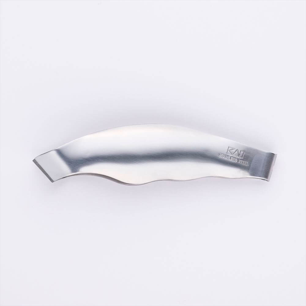 KAI Fish Bone Removing Multi-Purpose Fingertip Tongs, Fish Bone Removing Multi-Purpose Fingertip Tongs 105 x 25 x 27 mm, 34 g, Made in Japan, 10.5 x 2.5 x 2.7 cm and 34 g, Standard