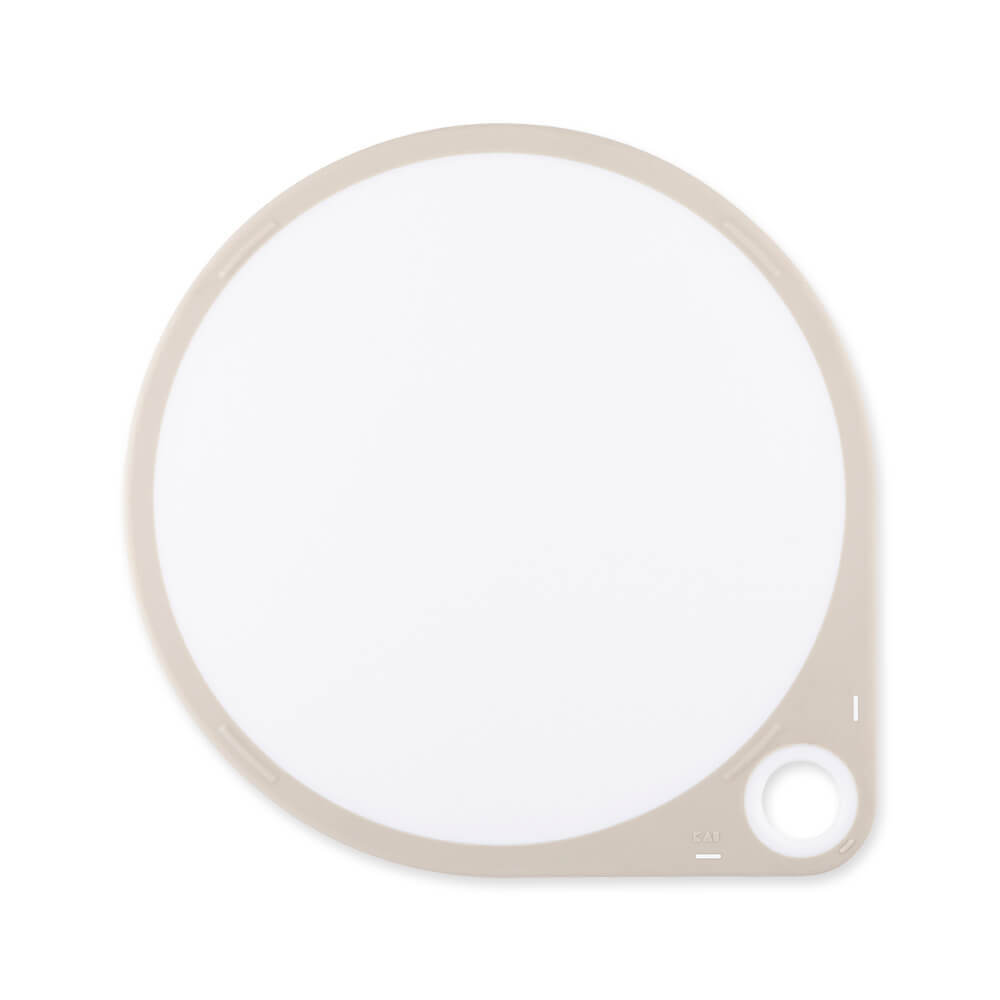 KAI Round Cutting Board 2-Piece Set, White (M 30 cm & L 35 cm), Round Cutting Board 2-Piece Set, White (M 30 cm & L 35 cm) 350 x 300 x 10 mm, 540 g, Made in Taiwan, 35 x 30 x 1 cm and 540 g, White