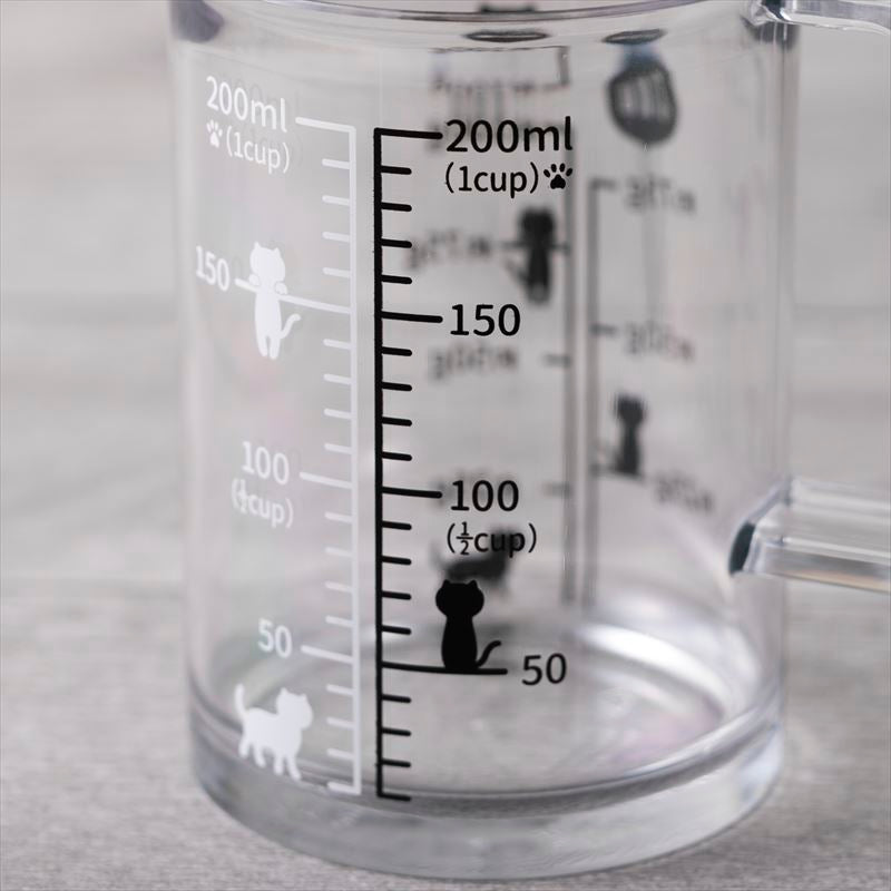 KAI Nyammy Cat Measuring Cup 200ml, Nyammy Cat Measuring Cup 200ml 92 x 65 x 90 mm, 57 g, Made in Japan, 9.2 x 6.5 x 9 cm and 57 g, Standard