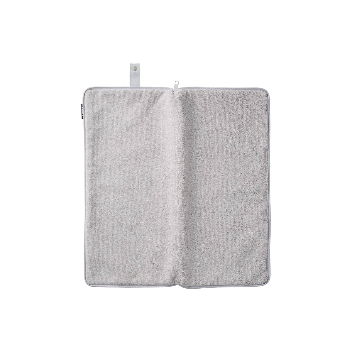 Yamazaki Tower Swimsuit Changing Sheet That Folds into a Pouch, Square Sheet That Soaks Drips From a Swimsuit Change and Folds Into a Pouch for the Wet Suit, 45.5 x 46 cm; 22.5 x 22.5 cm folded and 100 g, Light Gray or Black