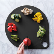 KAI Round Cutting Board, Black, L (35 cm), Round Cutting Board, Black, L (35 cm) 408 x 350 x 10 mm, 732 g, Made in Taiwan, 40.8 x 35 x 1 cm and 732 g, Black
