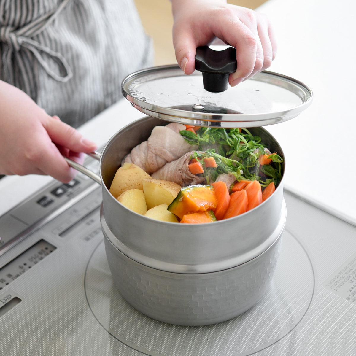 GraSUS Saucepan with Steamer 15 cm 1 Tier, 15 cm Japan-Made Saucepan With One Steamer and a Glass Lid for Steaming, Simmering and Boiling, Gas and Induction, Dishwasher Safe Pot, 29.5 x 16 x 15 cm and 850 g, Stainless