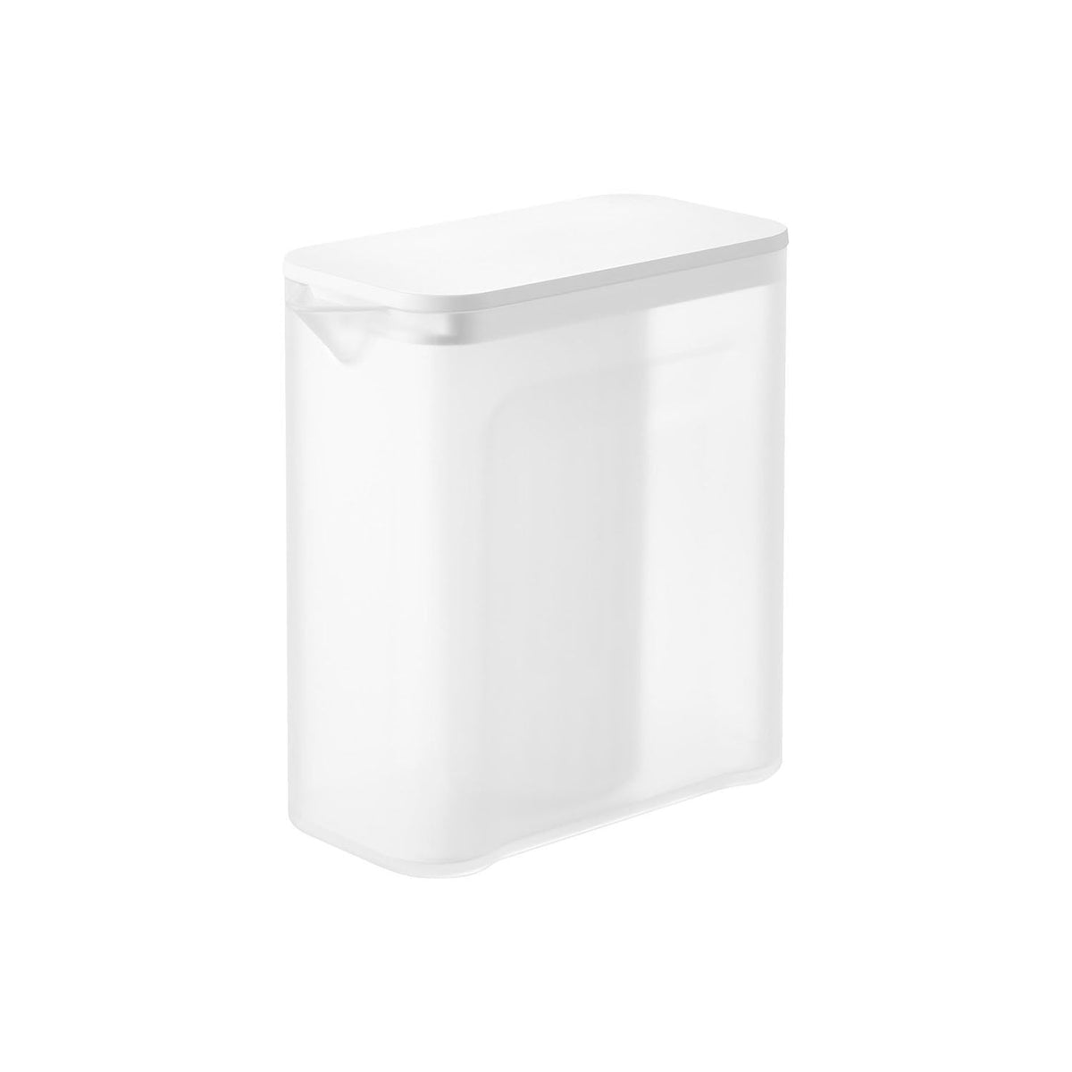 Yamazaki Tower Fridge Shelf Cold Water Pitcher 1 L with Tea Filter, Slim 1 L Cold Water Pitcher with a Mesh Tea Filter for Cold-Brew Tea and Dashi, Fits a Low Fridge Shelf, Dishwasher Safe, 8.2 x 16.7 x 16 cm and 355 g, White or Black