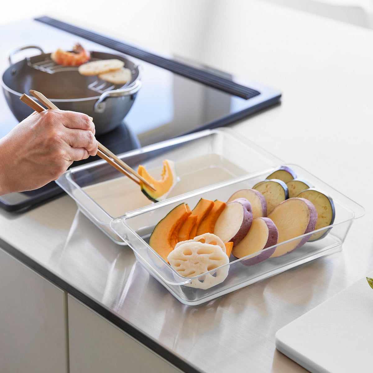 Yamazaki Tower Connecting Microwave-Safe Prep Trays, Deep, Set of 2, Two Deep Clear Prep Trays that Hook Together, Microwave and Dishwasher Safe, 14 x 25.9 x 4 cm each and 135 g, Clear