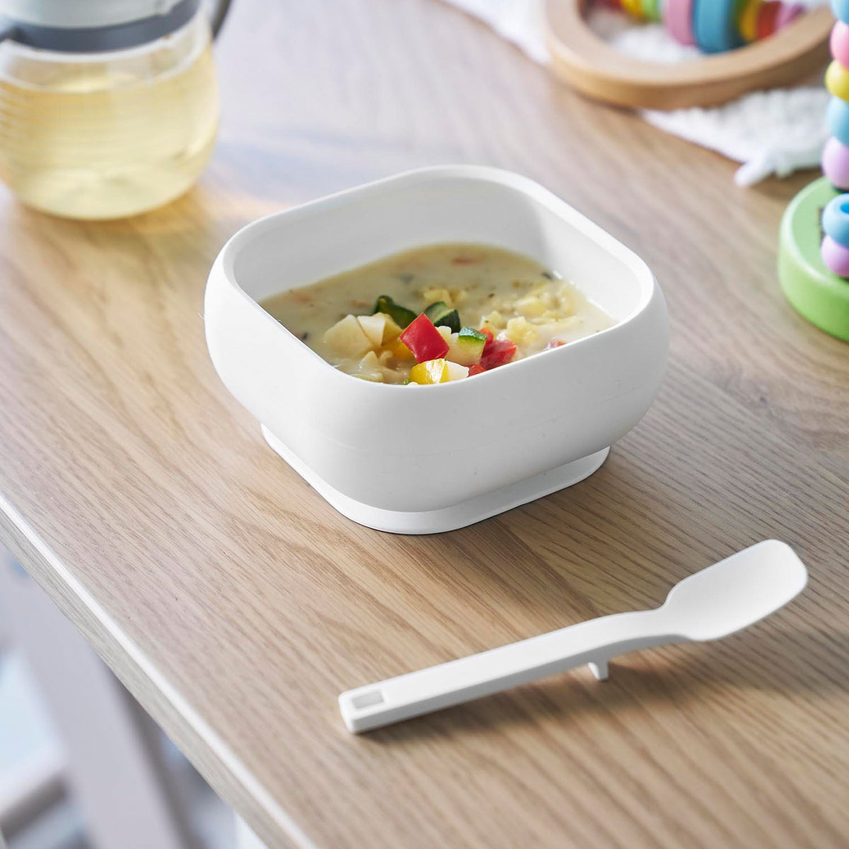 Yamazaki Tower Suction Silicone Baby Food Bowl, 350 mL Silicone Bowl With a Suction Base That Grips a Flat Table, Rim Lip Helps a Spoon Scoop and Stops Spills, Heat Safe to 250 C, Freezer Safe, 11 x 11 x 5.8 cm and 130 g, White or Black
