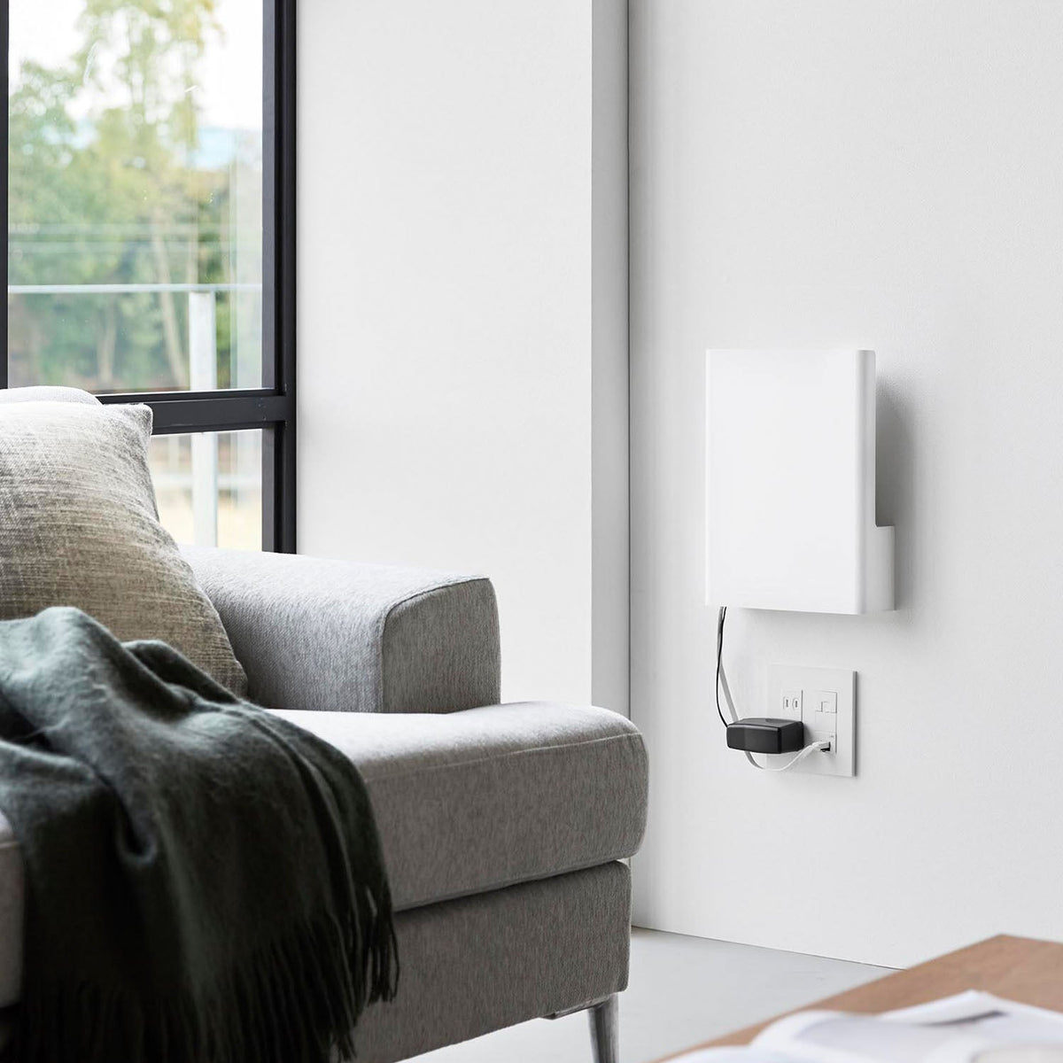 Yamazaki Tower Wall-Mounted Router Hiding Cover Box S, Wall Box That Hides a Router and Its Cables for a Tidy Room, Removable Cover Lets You Restart the Router Easily, Holds 2 kg, 21.6 x 6.8 x 31 cm and 415 g, White or Black