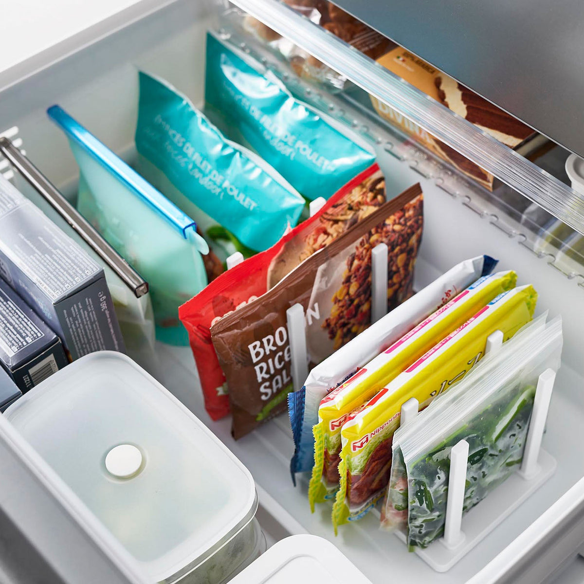 Yamazaki Tower Freezer Divider Stand W27, Freezer Stand with Eight Movable Divider Bars that Stands Frozen Packs Upright So They Do Not Pile, 27 cm Wide, Freezer Safe, 27 x 14 x 13.9 cm and 225 g, White or Black