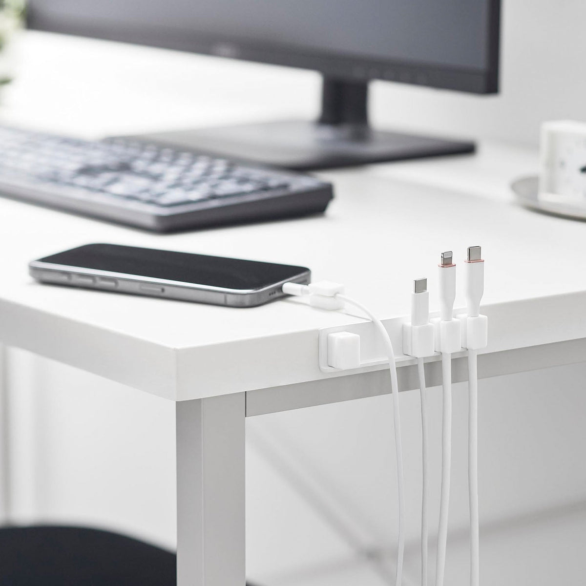 Yamazaki Tower Magnetic Cable Holder Strip of 5, Five-in-a-row Magnetic Cable Holders that Snap onto Tape-On Steel Bases, 4 mm Inner Diameter, 75 g Each, 10 x 1.4 x 2 cm and 55 g, White or Black