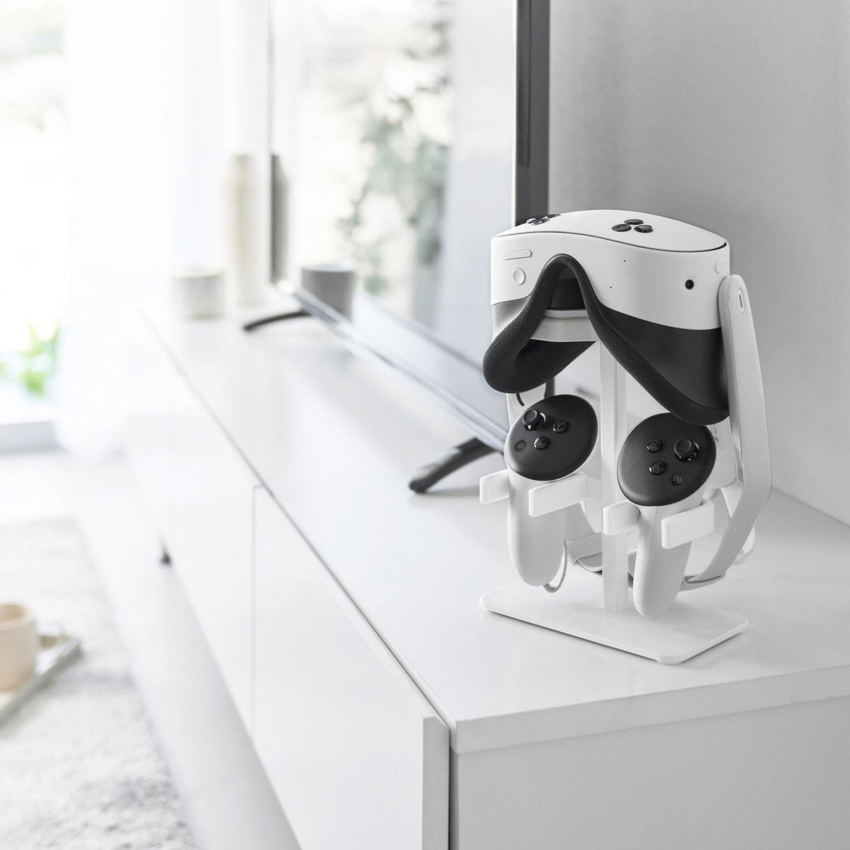 Yamazaki Smart Adjustable VR Headset and Controller Stand, Height-Adjustable Stand for a VR Headset and Controllers with Lens-Safe Cushion, 16 x 9 x 20.1 to 33 cm and 755 g, White or Black