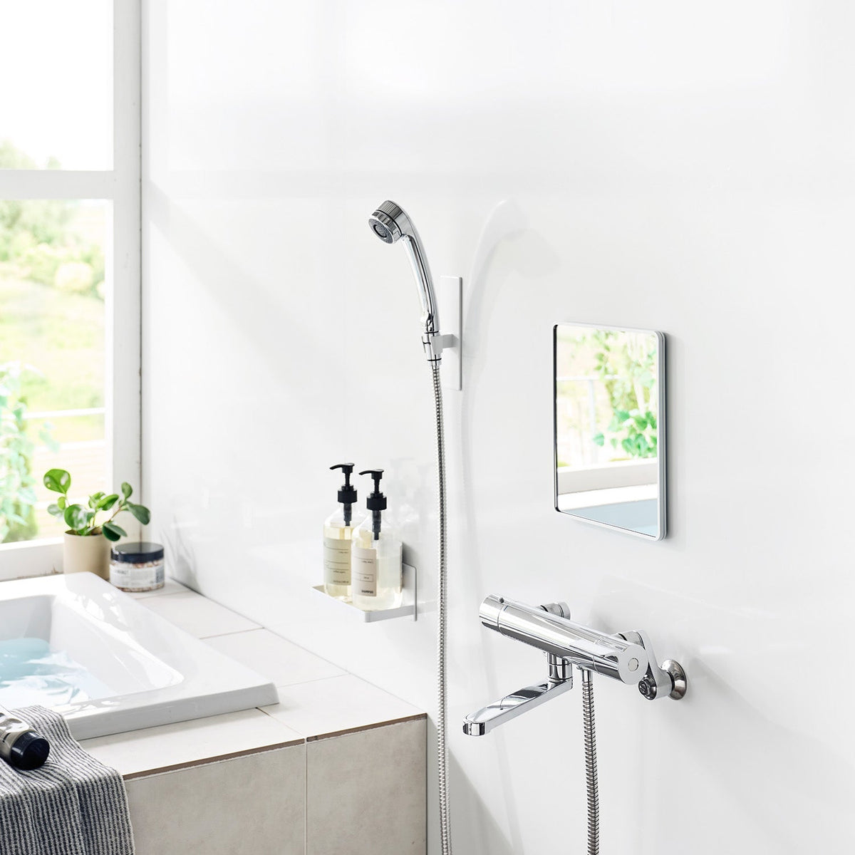 Yamazaki Tower Magnetic Bathroom Resin Mirror Square, Square Resin Mirror That Sticks Where You Like on a Steel Bathroom Wall, Hard to Break and Hard to Warp, Lifts Off by a Finger Gap, Anti-Fog Film, 20.6 x 1.4 x 24.6 cm and 595 g, White or Black
