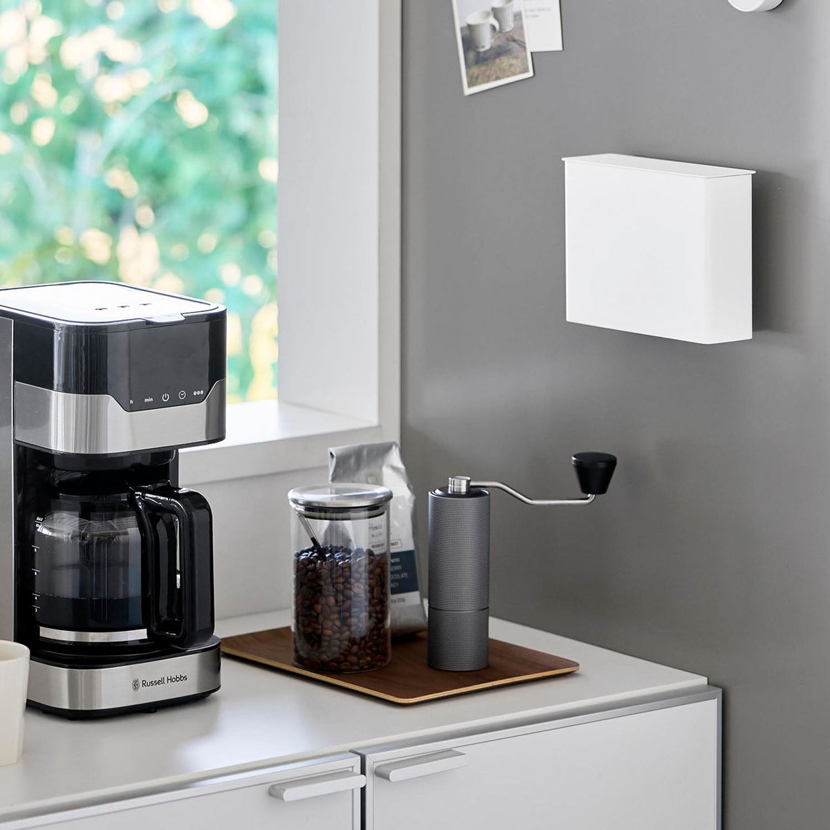 Yamazaki Tower Magnet Coffee Paper Filter Case, Magnet Case for About 100 Paper Coffee Filters in Two Shapes, Sticks to Steel, 18.5 x 7 x 13.8 cm and 855 g, White or Black