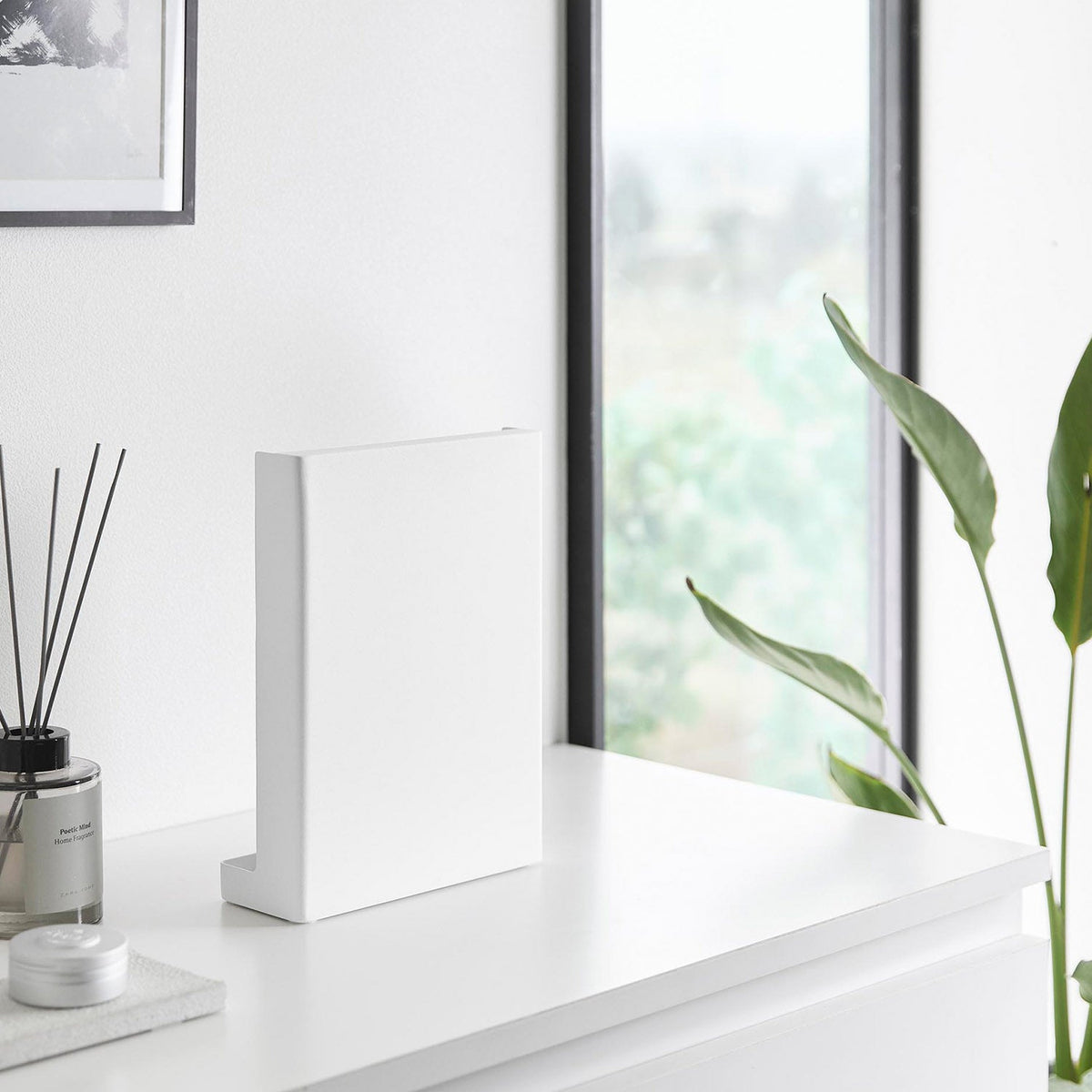 Yamazaki Tower Key Hook Stand with Cover, Two Tiers, Two-Tier Key Stand with Ten Movable Hooks that Flips Over to Hide the Keys, 18 x 7 x 24.6 cm and 770 g, White or Black