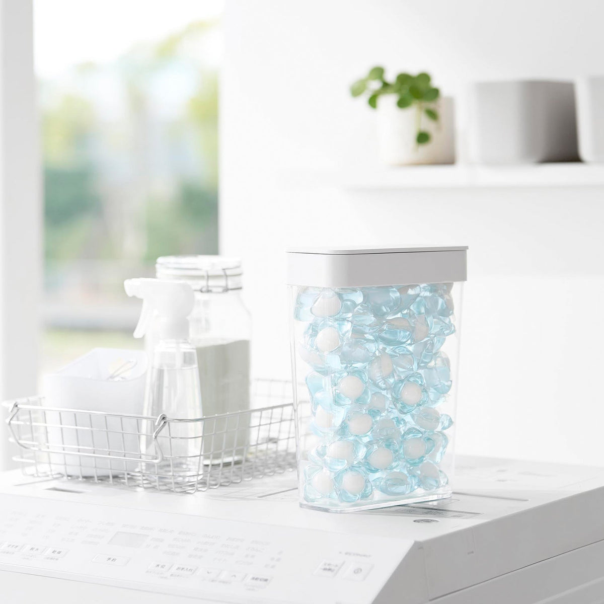 Yamazaki Tower Slim Airtight Case for Laundry Detergent Balls, 2.3 L, Slim Sealed Case that Holds About 60 Laundry Detergent Balls or a Large Powder Pack, 2.3 L, Silicone Seal Keeps Smells In, 18.5 x 8.6 x 25 cm and 480 g, White or Black