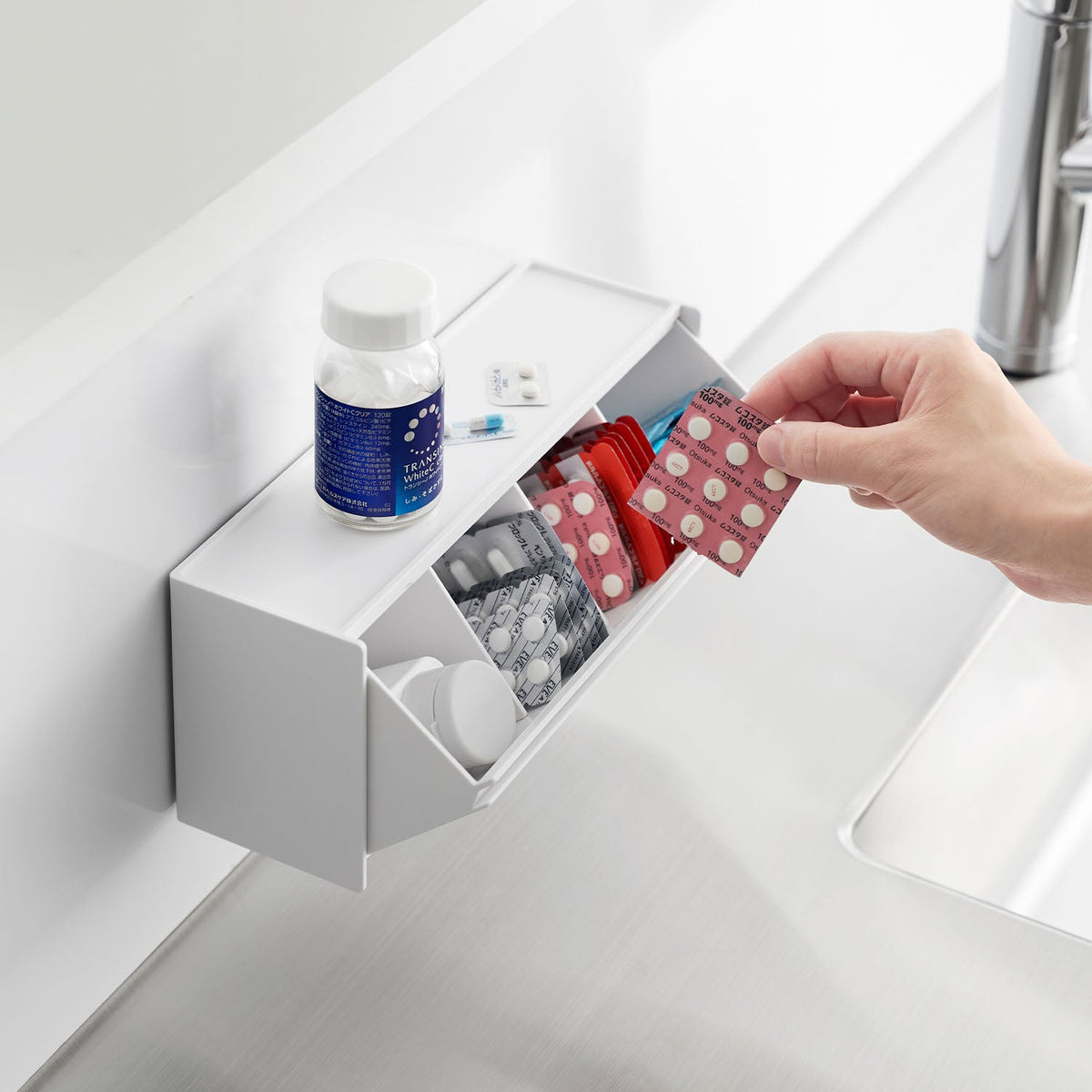 Yamazaki Tower Magnetic Supplement and Pill Case, Magnetic Case that Hides Supplements and Pill Packs on a Steel Wall or a Shelf, 26 x 8 x 10.6 cm and 460 g, White or Black