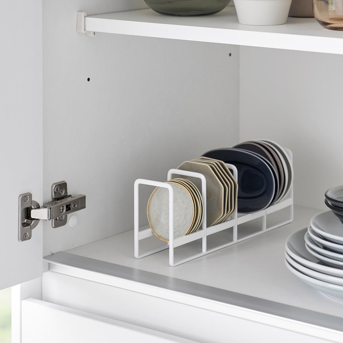 Yamazaki Tower Small Dish Rack, Slim Steel Rack That Stands Small Dishes and Bowls 6 to 13 cm Across Upright, Fits the Back of a Cupboard or a Drawer, 26.5 x 6 x 10 cm and 240 g, White or Black