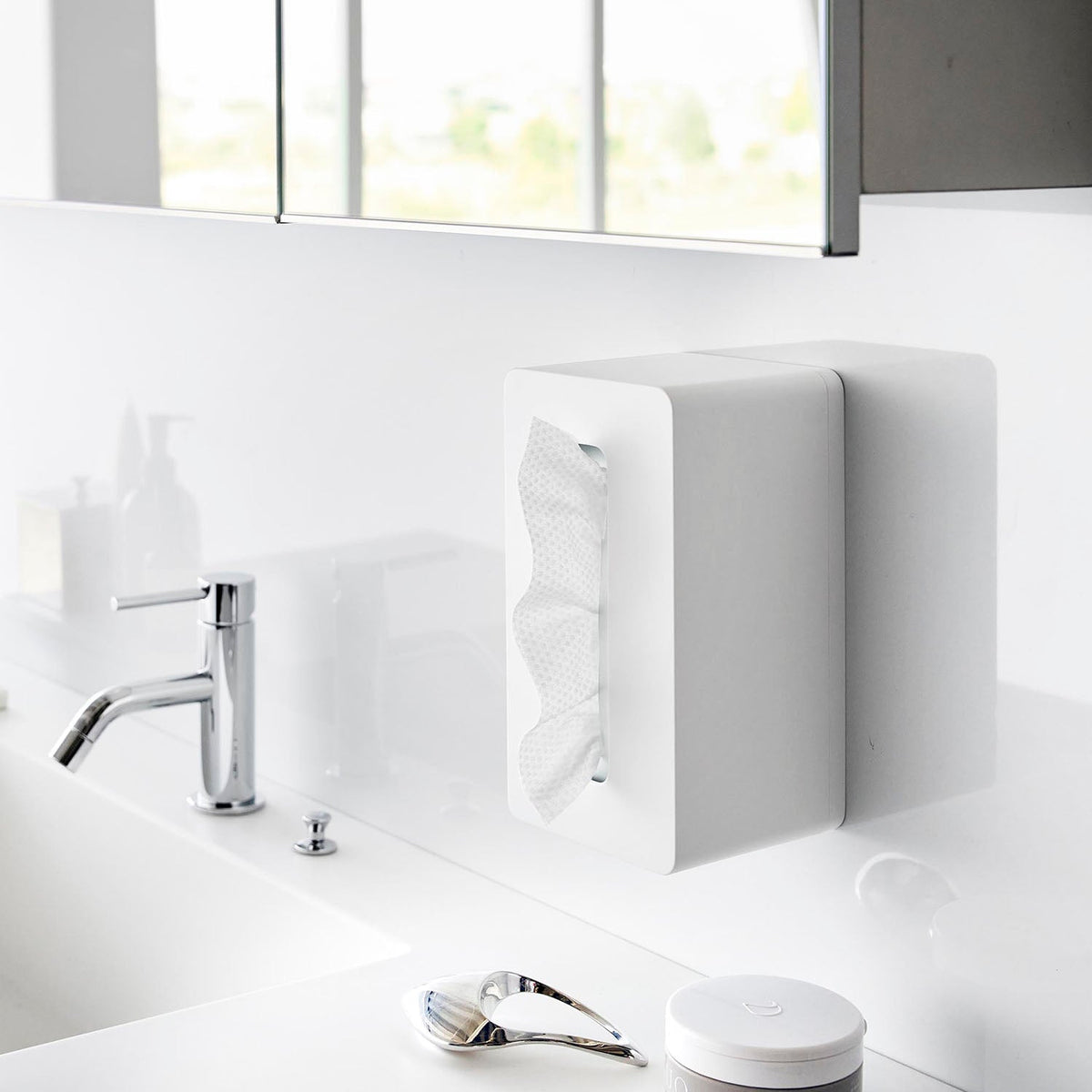Yamazaki Tower Film-Hook Cleansing Towel Case, Plain Case on Two Film Hooks for Bagged Cleansing Towels up to 9 cm Thick, Floats off the Washstand, Hang It Upright or Sideways, 21.4 x 11.6 x 10.6 cm and 300 g, White or Black