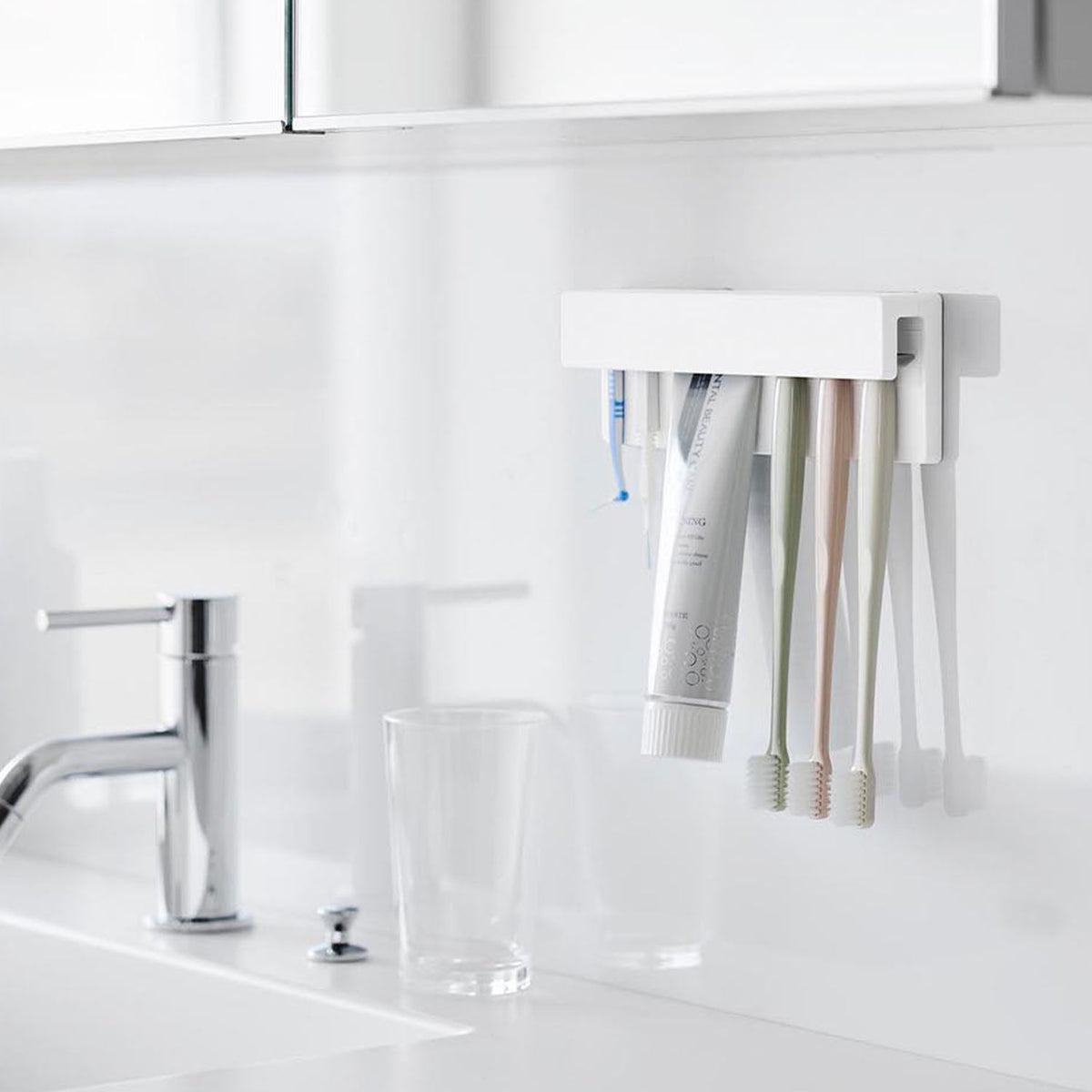 Yamazaki Tower Film-Hook Insert Holder W18, Slotted Holder on Film Hooks that Catches brushes and tubes Pushed In from Below, Floats Them to Dry, Sticks to Tile and Glossy Walls, 18 x 2.8 x 6 cm and 110 g, White or Black