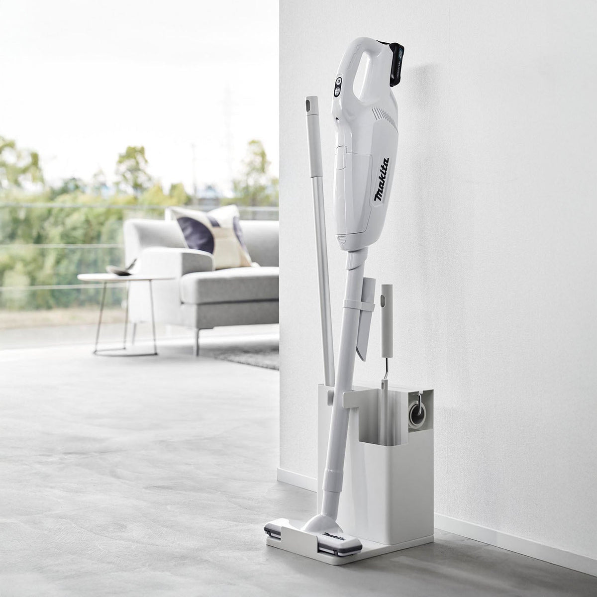 Yamazaki Tower Stick Vacuum and Cleaning Tool Organizer, Compact Steel Stand that Stores a Stick Vacuum, Floor Wiper, Handy Wiper and Carpet Cleaner, 20.1 x 25.1 x 28.7 cm and 2150 g, White or Black