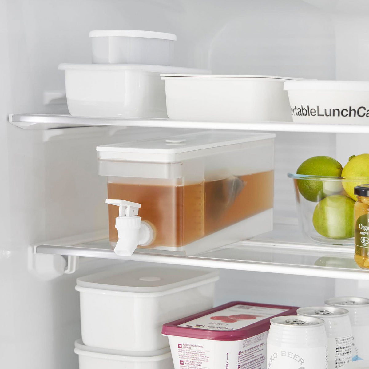 Yamazaki Tower Refrigerator Drink Server 1.8 L, Compact 1.8 L Cold Drink Server That Pours Straight From the Refrigerator and Locks the Lever Open, Divider Keeps Tea Bags Off the Tap, 10 x 31.5 x 12.5 cm and 455 g, White or Black