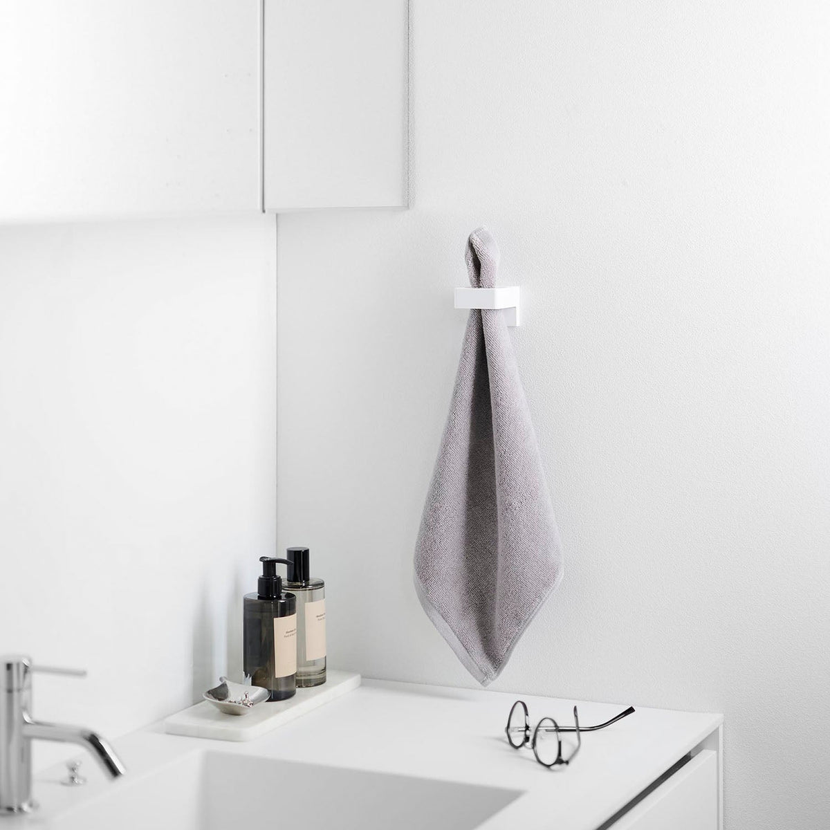 Yamazaki Tower Wall Sanitary Holder for Plasterboard Walls, Small Holder Fixed to a Plasterboard Wall With Pins That Floats Hair Irons and Small Items, Slide In From Above or Below, Holds 300 g, 5.4 x 6.2 x 4.5 cm and 40 g, White or Black