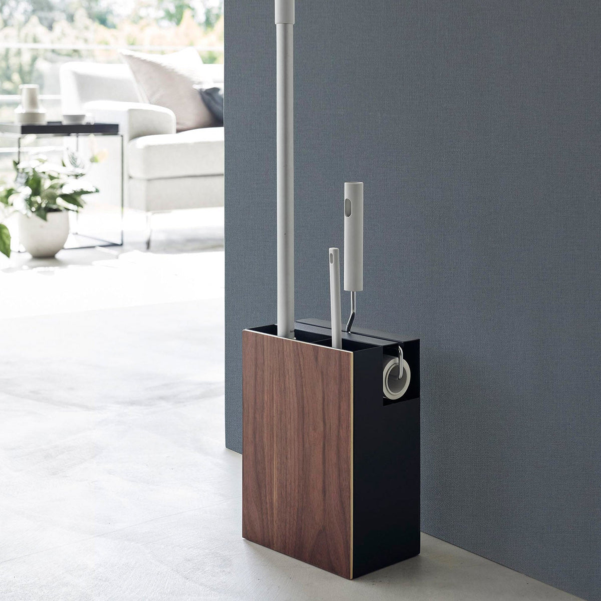 Yamazaki Rin Cleaner Tool Organizer, Organizer That Hides Cleaning Tools in One Place, Wipers Stand Slim, a Carpet Cleaner Slides In From the Side and Refill Sheets Store Inside, Steel and Wood, 20 cm Wide, 20 x 12.7 x 28 cm and 1700 g, Brown or Natural