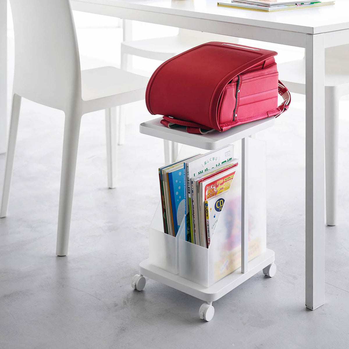 Yamazaki Tower School Bag Rack on Casters, Rack on Casters That Slides Under the Dining Table With a School Bag on Top and Study Goods Below, Holds 5 kg Per Level, 26 x 32 x 45 cm and 2500 g, White or Black