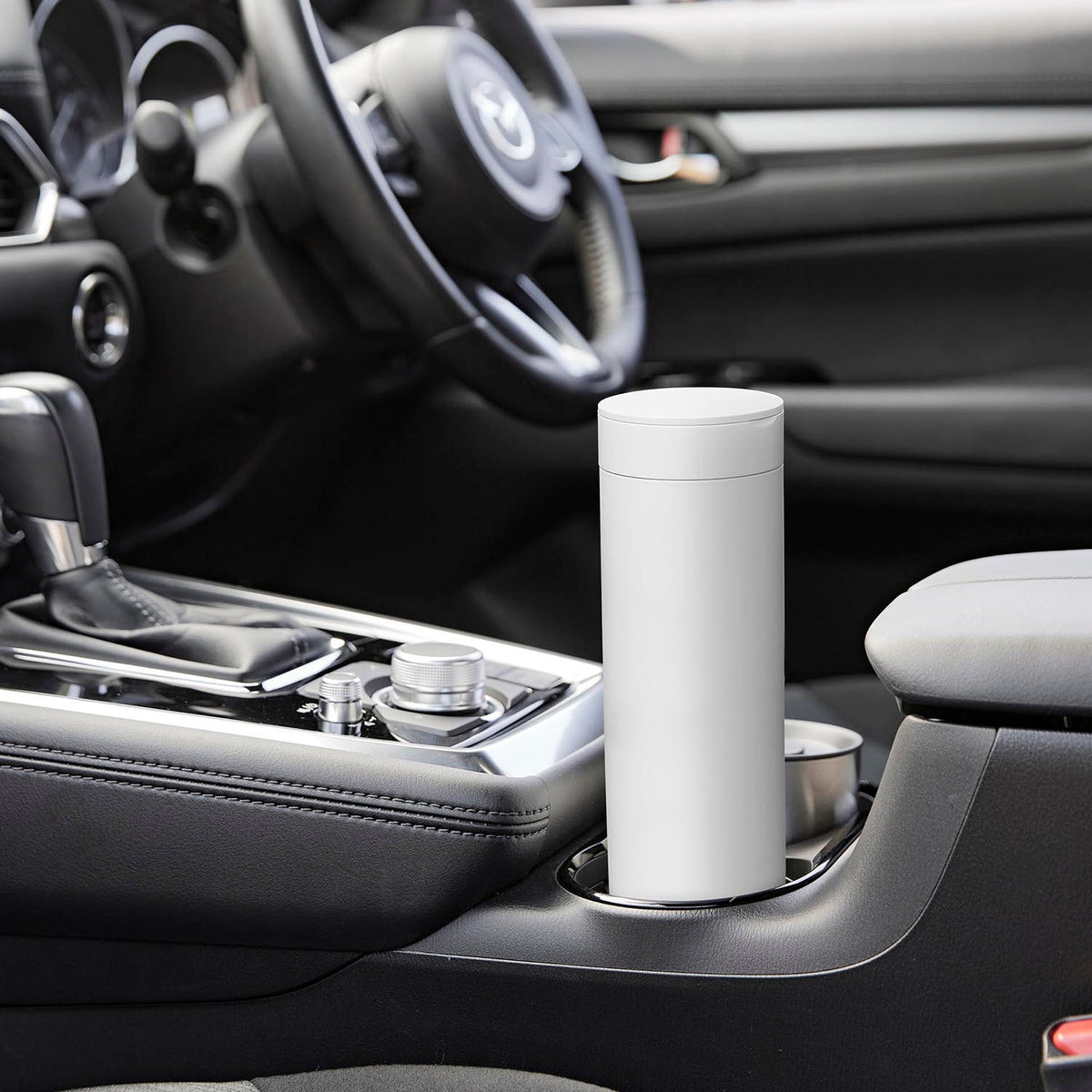 Yamazaki Tower Tall Bottle-Shaped Lidded Tissue Case, Tall Bottle-Shaped Steel Tissue Case with a Lid for Car Door Pockets and Cup Holders, 6.8 cm Base, Holds 120 Sheets, 6.8 x 6.8 x 25 cm and 275 g, White or Black