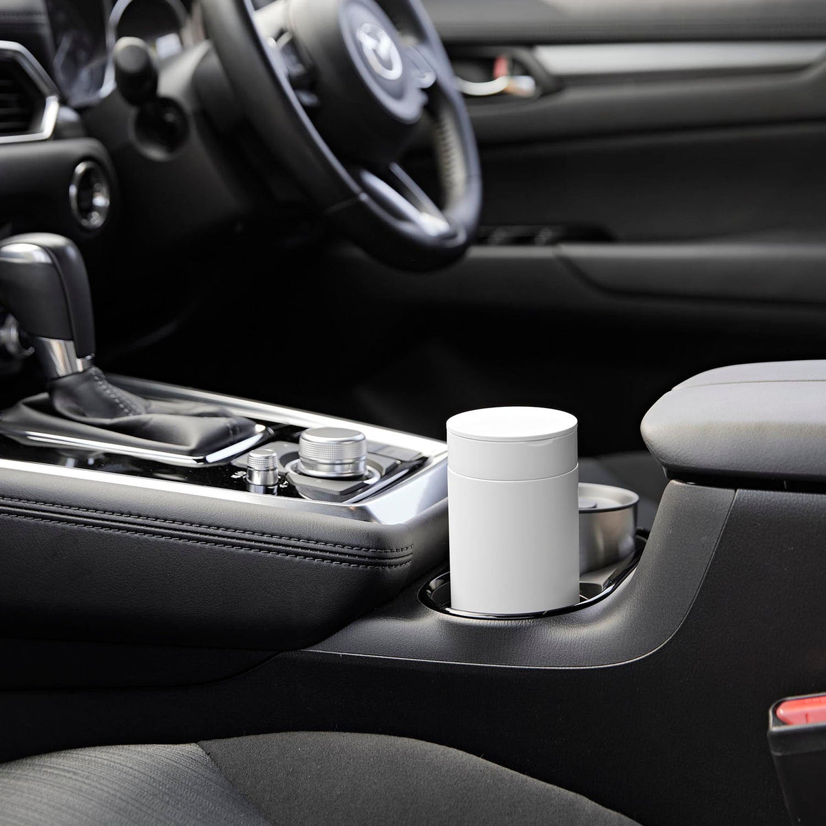 Yamazaki Tower Bottle-Shaped Trash Can with Lid 400 mL, Bottle-Shaped 400 mL Lidded Trash Can That Fits a Car Cup Holder or Door Pocket, Lid Hides the Rubbish, Silicone Seal, 6.8 x 6.8 x 17 cm and 120 g, White or Black