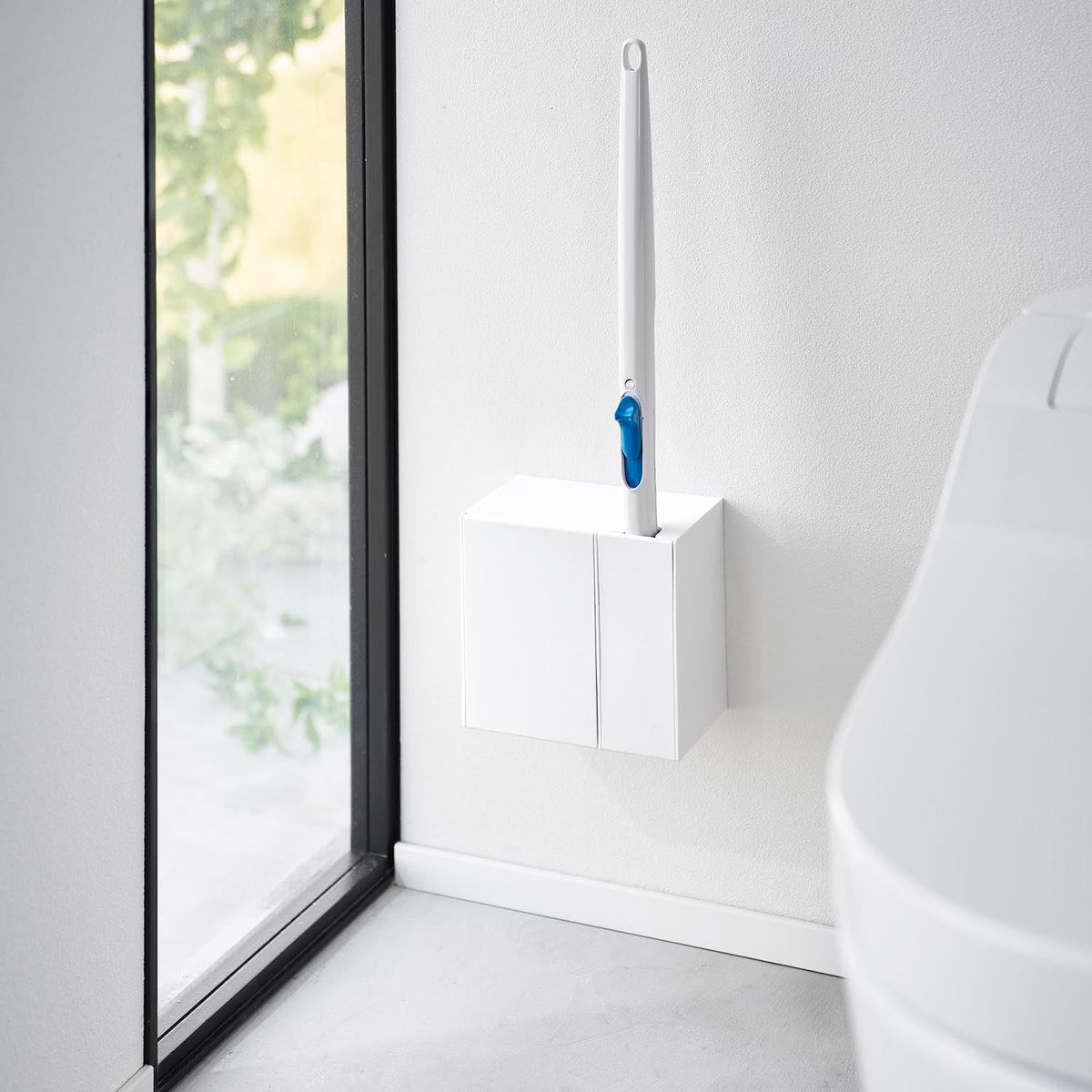 Yamazaki Tower Wall Holder for a Flushable Brush and Refills, Wall Holder for a Flushable Brush Handle and About 14 Refills With a One-Hand Flap, Holds 1.5 kg, 16.2 x 18.5 x 15 cm and 520 g, White or Black