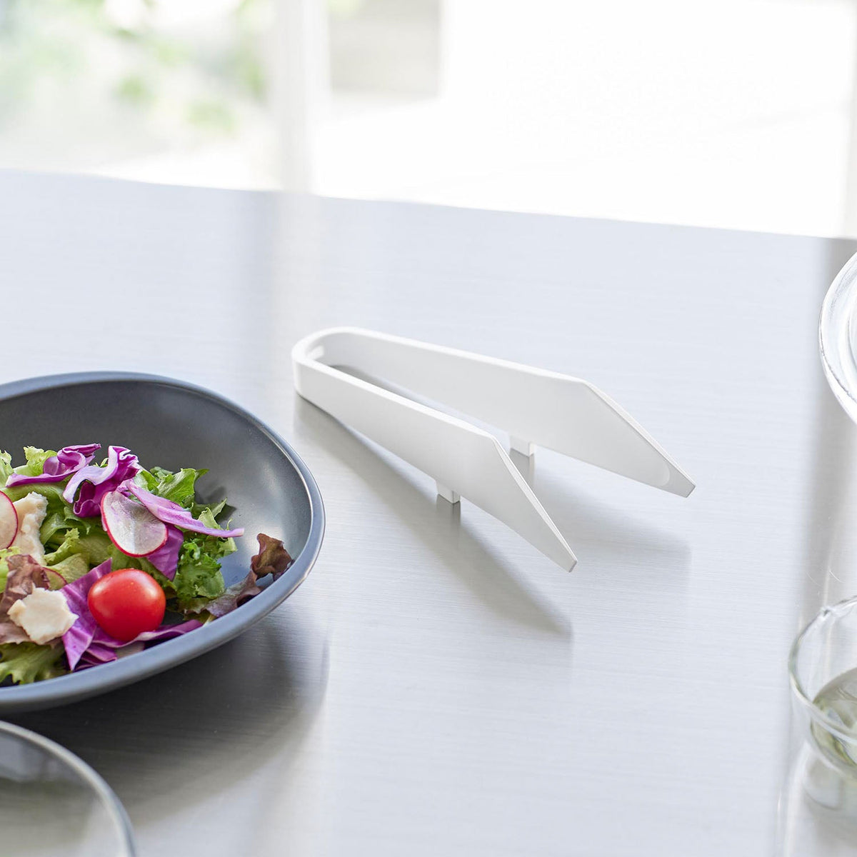 Yamazaki Tower Silicone Mini Tongs, Small Silicone Tongs Gentle on Pans, Tips Lift Off the Counter When Laid Down, Thick Grip Does Not Slip and Plates Food Well, Dishwasher Safe, Heat Safe to 200 C, 6.7 x 20.3 x 4.8 cm and 70 g, White or Black