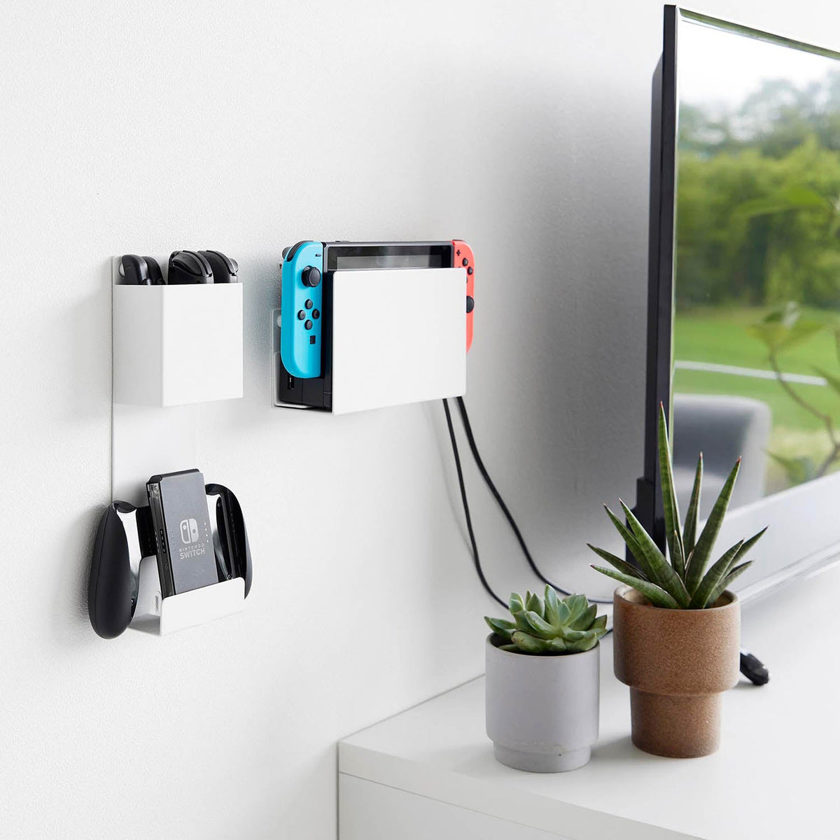 Yamazaki Smart Plasterboard Console Storage, Two-Part Wall Holder That Floats a Game Console and Accessories With Cables Still Connected, Console Holder Holds 3 kg, 17.5 x 6 x 10.6 cm and 8 x 4.8 x 25 cm and 900 g, White or Black