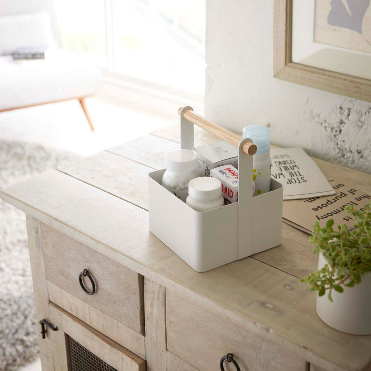 Yamazaki Tosca Tool Box S, Open Steel Box With a Natural Wood Handle That Gathers Small Items and a First-Aid Set Together, Easy to Carry, 16 x 13 x 16 cm, 16 x 13 x 16 cm and 430 g, White