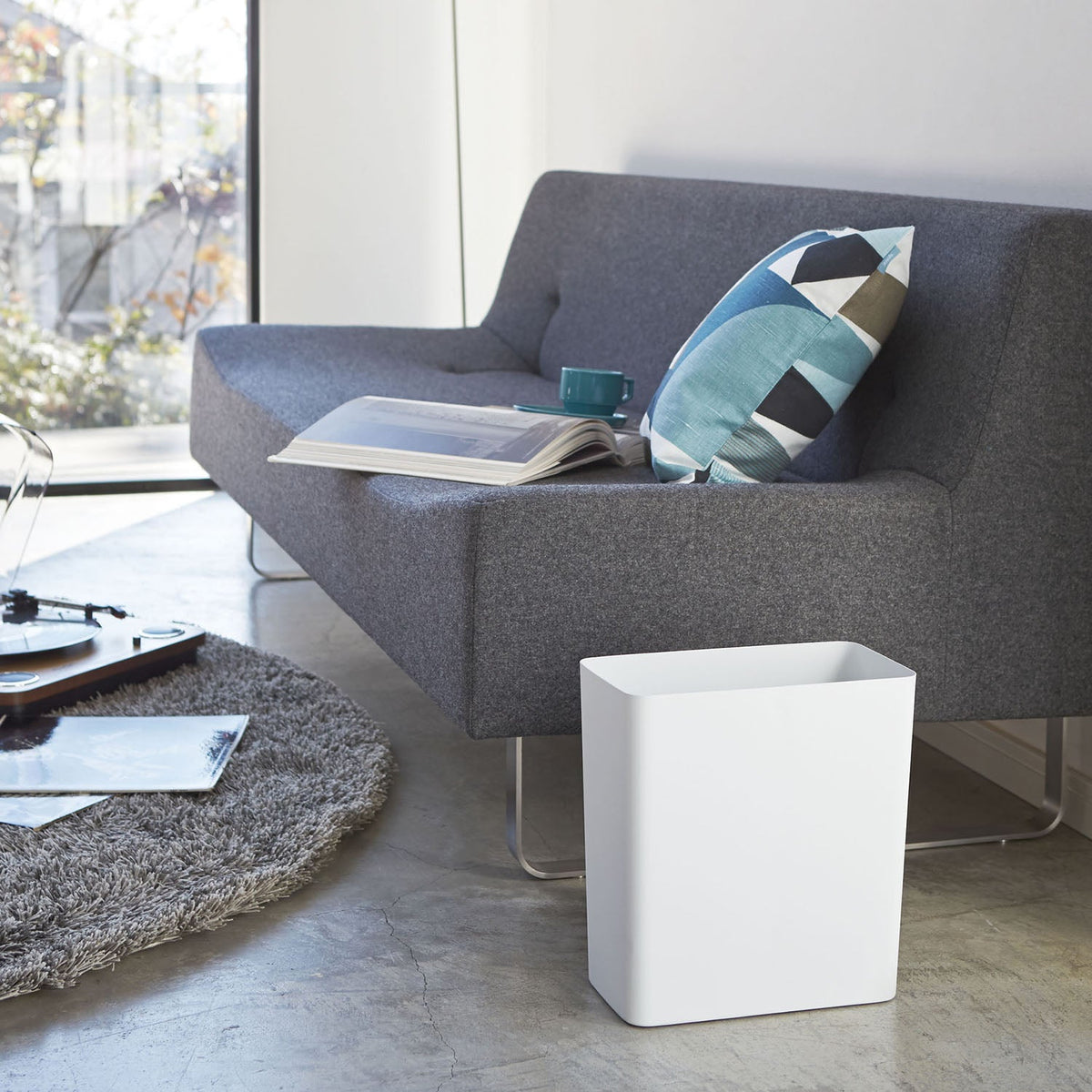 Yamazaki Tower Square Trash Can 10 L, Simple Modern 10 L Square Steel Trash Can That Fits a Corner and Hides the Bag Inside the Body Behind a Ring, 28 cm Wide, 28 x 15 x 30 cm and 1700 g, White or Black