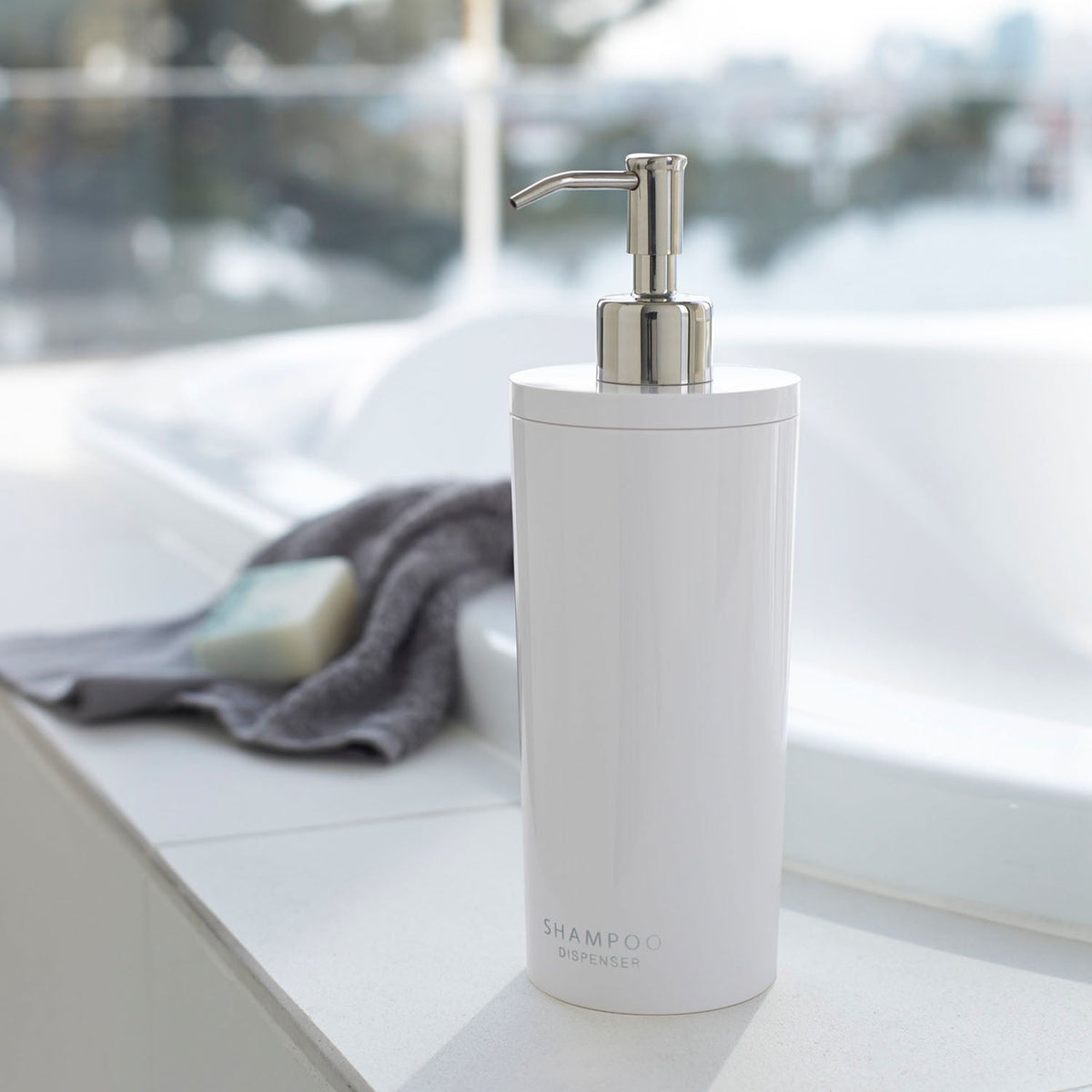 Yamazaki Tower Two-Way Soap Dispenser Round, 500 mL Round Dispenser With a Wide Opening for Easy Refilling, 8 x 8 x 23 cm and 265 g, Shampoo White or Shampoo Black or Conditioner White or Conditioner Black or Body Soap White or Body Soap Black