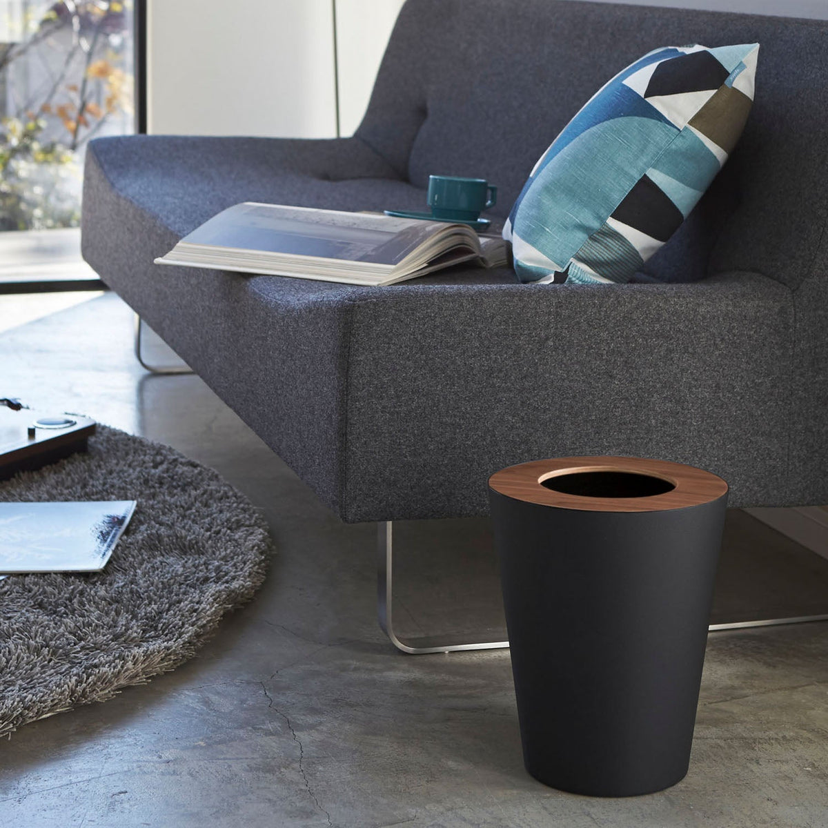 Yamazaki Rin Round Trash Can, 7 L Round Trash Can Mixing Wood and Metal for a Modern Look, Beautiful Wood Grain Lid, 23 x 23 x 28 cm, 23 x 23 x 28 cm and 1300 g, Brown or Natural