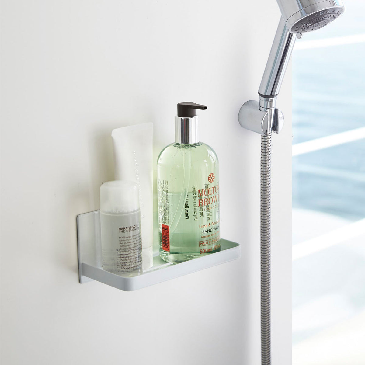 Yamazaki Tower Magnetic Bathroom Rack, Holder That Sticks to a Steel Bathroom Wall by Magnet and Drains Water So Slime Stays Away, Holds 2 kg, 18 x 8.5 x 8 cm and 330 g, White or Black