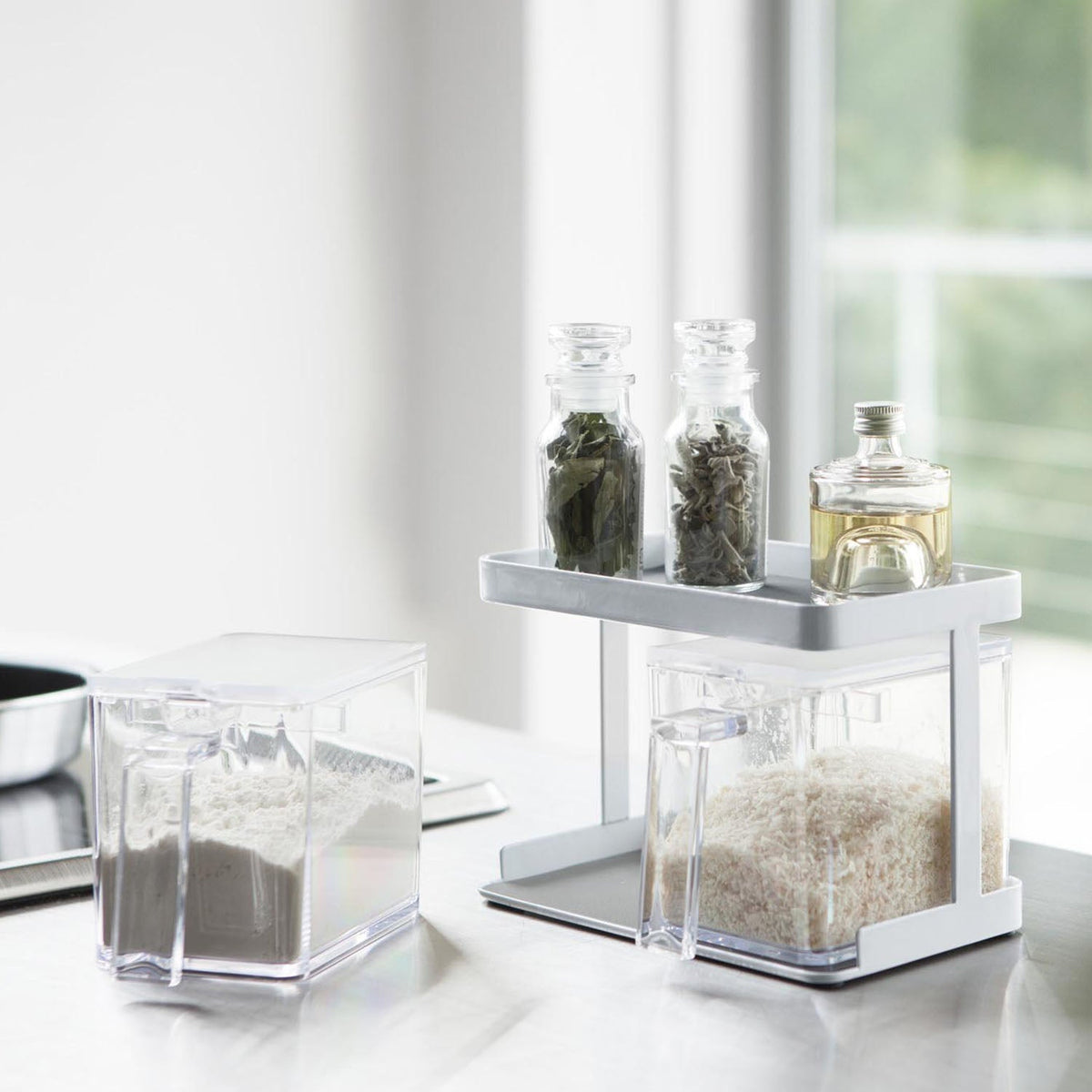Yamazaki Tower Seasoning Stocker and Rack Set of 2, Set of 2 Seasoning Stockers With a Two-Tier Rack That Keeps Everyday Seasonings Within Reach, Guarded Upper Tier, Washable Mats, 650 mL Each, 18.5 x 11.5 x 13.5 cm and 1000 g, White
