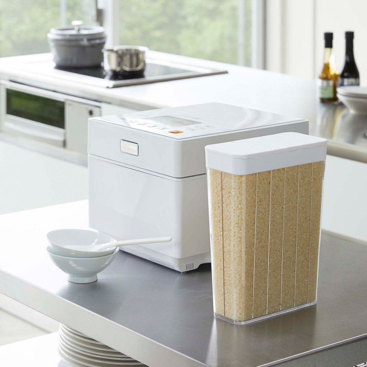 Yamazaki Tower Fridge Rice Container One-Cup Portions, Slim Fridge Rice Container Divided Into 12 One-Cup Portions That Pours Exactly One Cup From the Cap With No Measuring, Holds About 1.8 kg of Rice, 2 L, 18.5 x 8.5 x 24.5 cm and 710 g, White or Black
