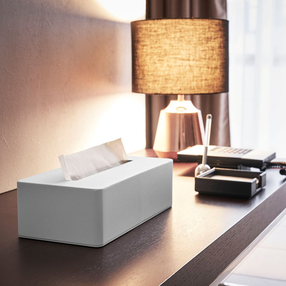Yamazaki Tower Tissue Box Case, Plain Steel Case for a Tissue Box or Paper Towels That Fits Any Interior, Weighty Steel Look, Boxes Up to 7 cm Tall, 26.5 cm Wide, 26.5 x 13.5 x 7.5 cm and 1250 g, White or Black