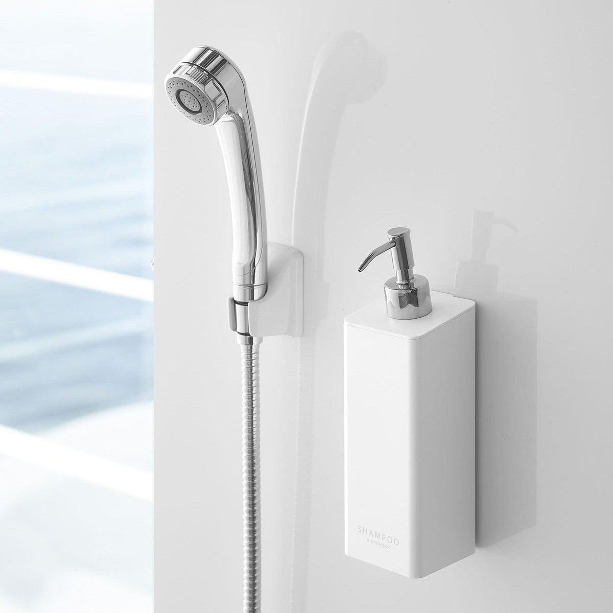 Yamazaki Tower Magnetic Two-Way Soap Dispenser, 500 mL Dispenser That Sticks to a Steel Wall and Pumps While Stuck, 7 x 9 x 24 cm and 305 g, Shampoo White or Shampoo Black or Conditioner White or Conditioner Black or Body Soap White or Body Soap Black