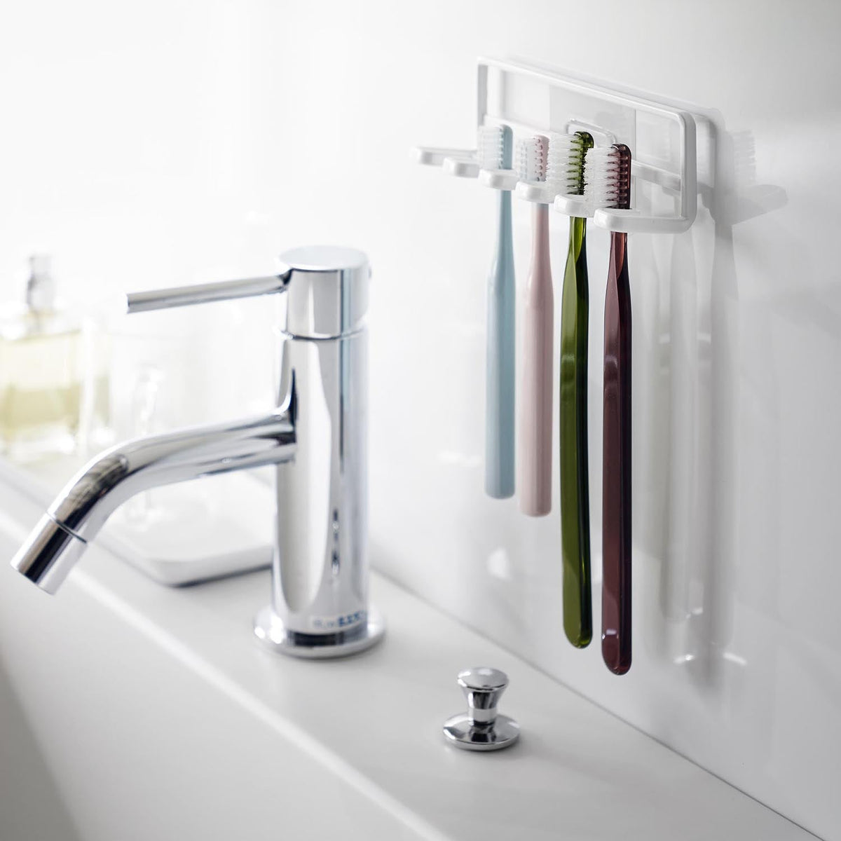 Yamazaki Tower Film-Hook Toothbrush Holder 5 Slots, Five-Slot Toothbrush Holder on a Film Hook That Floats Brushes on a Bathroom Tile Wall So They Dry Without Slime, 250 g Per Slot, 12.5 x 3.5 x 4 cm and 80 g, White or Black