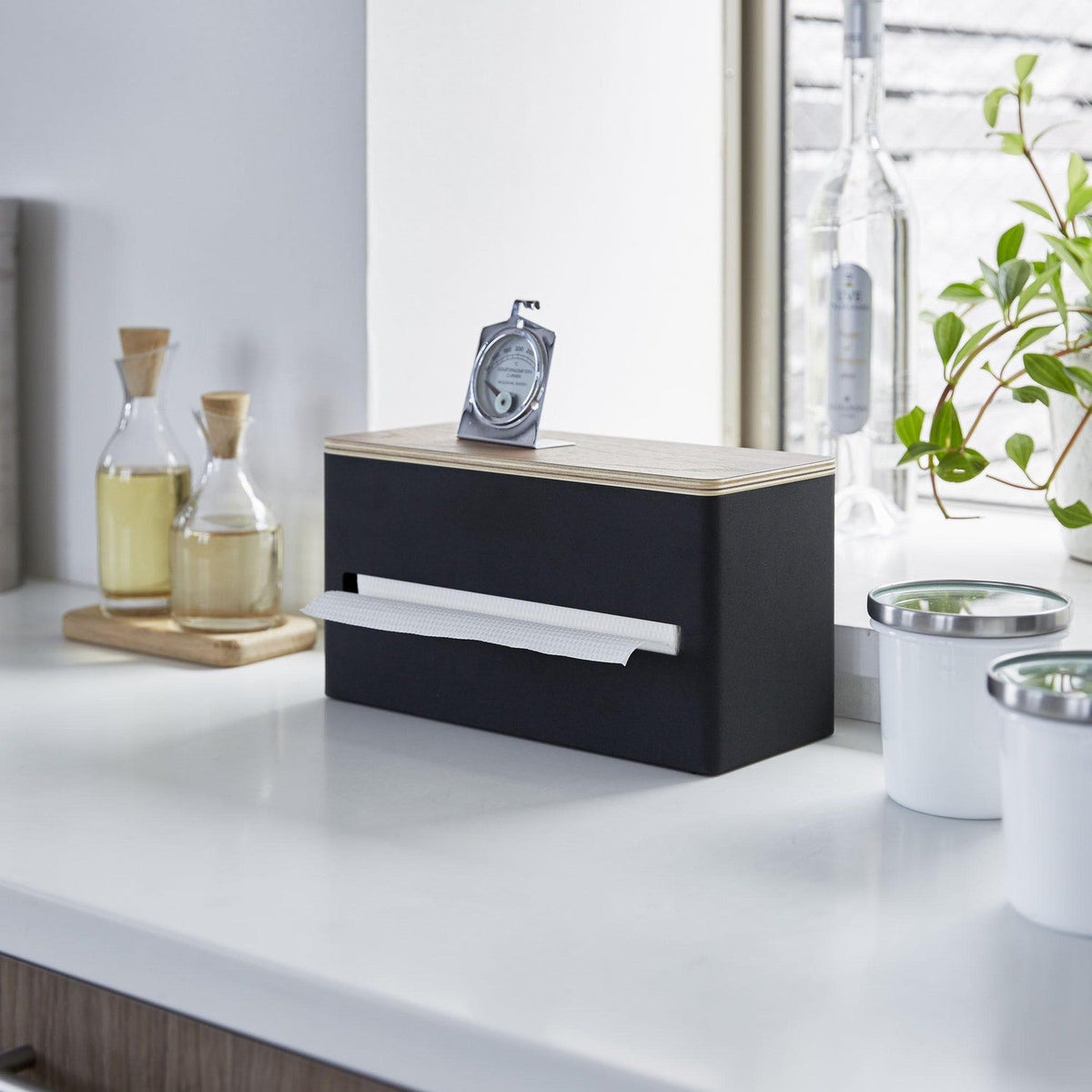 Yamazaki Rin Double-Sided Tissue Case, Double-Sided Case With an Outlet on Each Side for Tissues and Paper Towels Together, Movable Magnetic Divider, Wood Lid, Boxes Up to 10.5 cm Tall, 26 x 11 x 14 cm and 1300 g, Brown or Natural