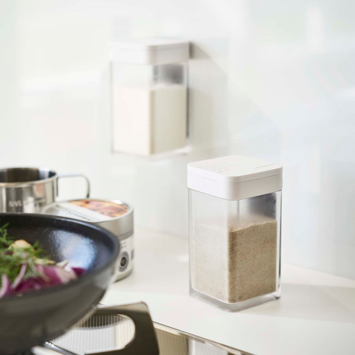 Yamazaki Tower Magnetic Flour and Spice Bottle, Magnetic Bottle for Flour and Spices With a One-Hand Sliding Lid and Two Pouring Holes for Different Grain Sizes, Comes Apart to Clean, 200 mL, 5.8 x 6 x 10.5 cm and 135 g, White or Black