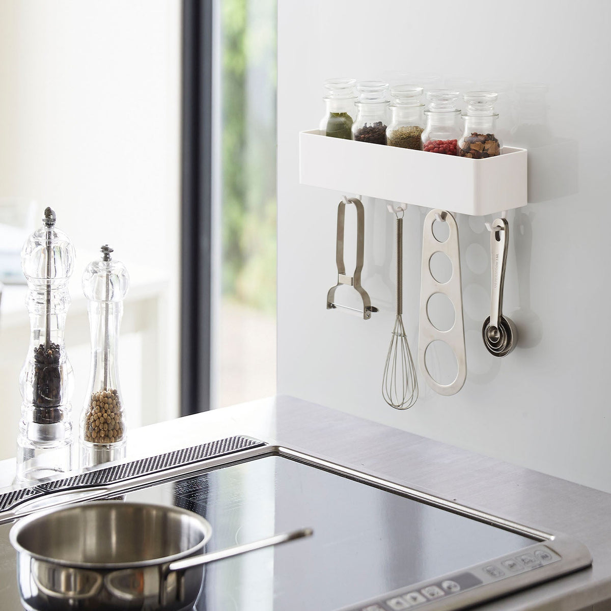 Yamazaki Tower Magnetic Storage Rack, Rack That Sticks to a Steel Wall by Magnet With a Top Shelf for Spice Bottles and Four Hooks for Hanging, Holds 1.5 kg, 24.5 x 7.2 x 5.3 cm and 220 g, White or Black