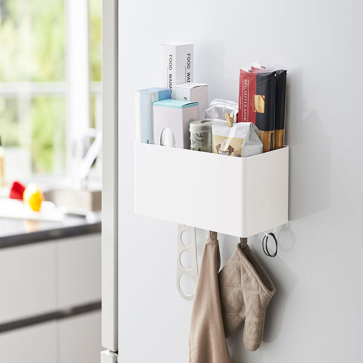 Yamazaki Tower Magnetic Storage Basket, Large Basket That Sticks to a Steel Wall by Magnet With Four Removable Hooks for the Bathroom, Laundry or Desk, Holds 3 kg, 29.5 x 12 x 14 cm and 640 g, White or Black